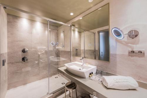 Habitación Triple del hotel Catalonia Granada. Foto 4