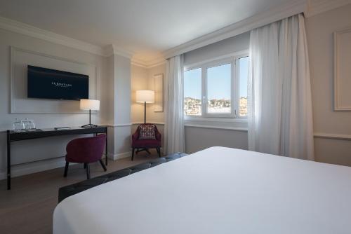Habitación Doble con vistas - 1 o 2 camas del hotel Eurostars San Antón. Foto 2