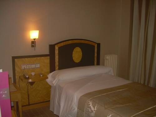 Habitación individual del hotel Macià Cóndor. Foto 1