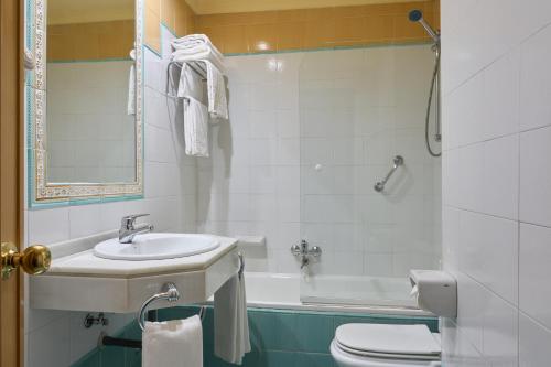 Habitación Familiar del hotel Macià Cóndor. Foto 11