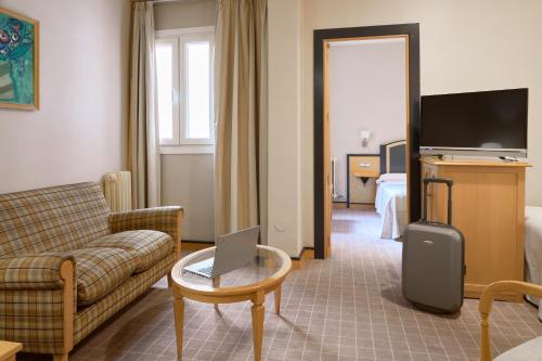 Habitación Familiar del hotel Macià Cóndor. Foto 17