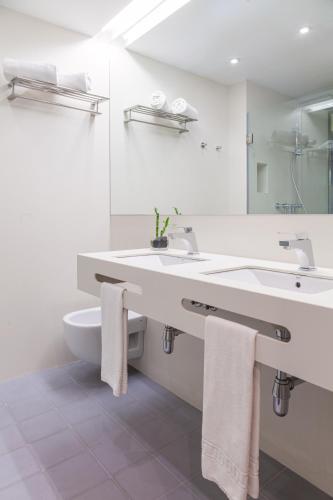 Suite Junior Familiar del hotel Macià Granada Five Senses Rooms and Suites. Foto 9