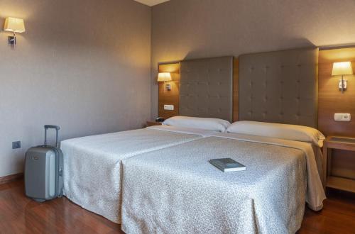 Habitación Doble Superior con terraza del hotel Macià Monasterio De Los Basilios. Foto 11