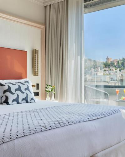 Habitación Doble Deluxe con vistas a la Alhambra del hotel Barceló Carmen Granada