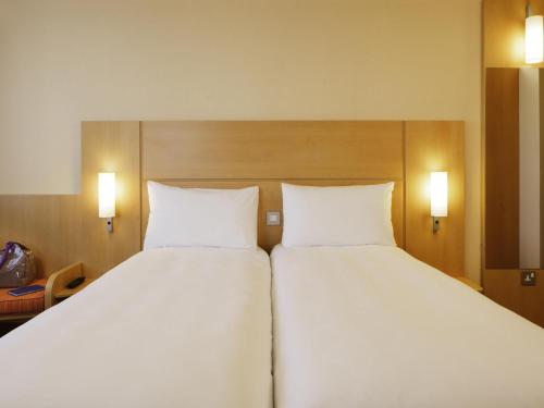 Habitación Twin del hotel Ibis London Shepherds Bush - Hammersmith. Foto 1