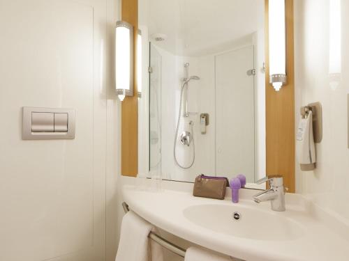 Habitación Twin del hotel Ibis London Shepherds Bush - Hammersmith. Foto 2