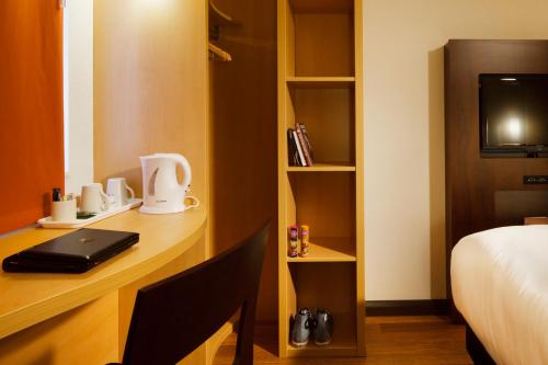 Habitación Twin del hotel Ibis London Shepherds Bush - Hammersmith. Foto 5