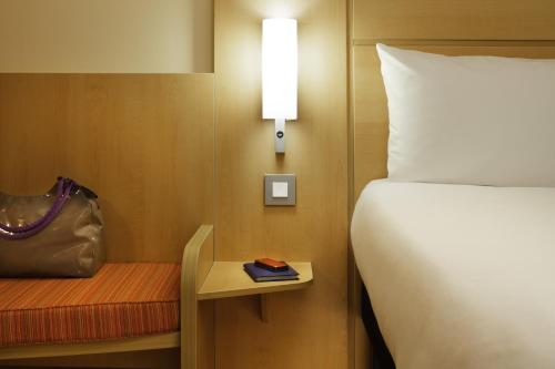Habitación Twin del hotel Ibis London Shepherds Bush - Hammersmith. Foto 9