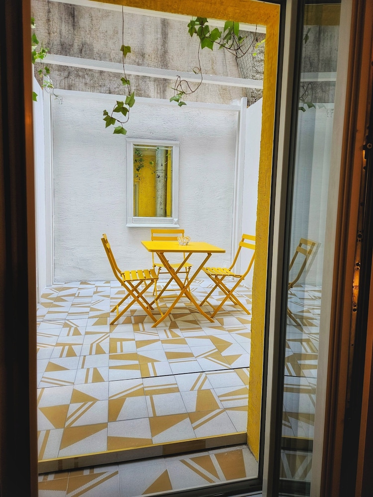 Habitación doble, 1 cama de matrimonio grande, terraza del hotel La Nouvelle République