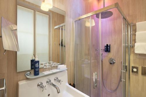 Habitación Familiar con terraza del hotel Les Plumes. Foto 3