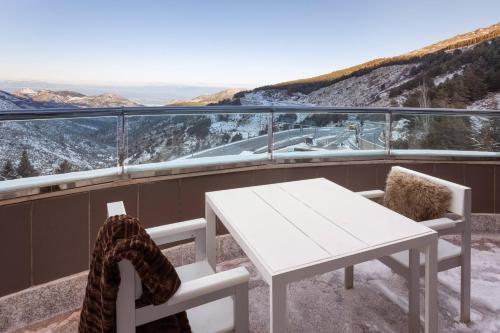 Suite The Level con terraza del hotel Melia Sol Y Nieve. Foto 7