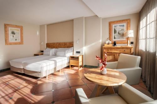 Habitación familiar The Level con vistas a la montaña del hotel Melia Sol Y Nieve. Foto 5