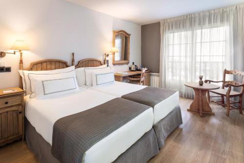 Habitación Melia con vistas a la montaña del hotel Melia Sierra Nevada. Foto 2