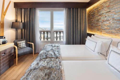 Habitación Deluxe The Level con vistas a la montaña del hotel Melia Sierra Nevada. Foto 2