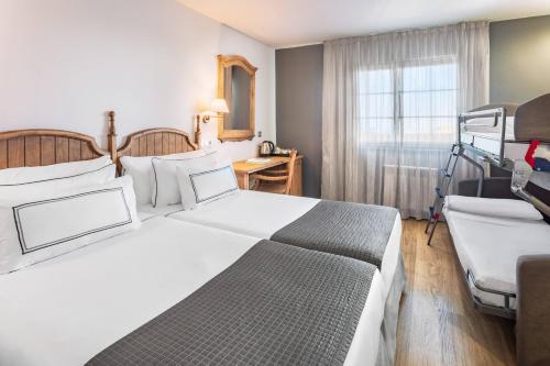 Habitación Familiar del hotel Melia Sierra Nevada. Foto 14