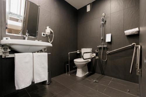 Habitación Individual adaptada para personas con movilidad reducida del hotel PAX. Foto 2