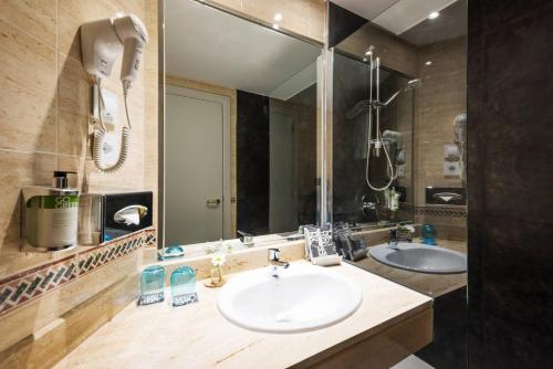 Habitación Familiar del hotel Guadalajara and Conference Center Affiliated By Meliá. Foto 4