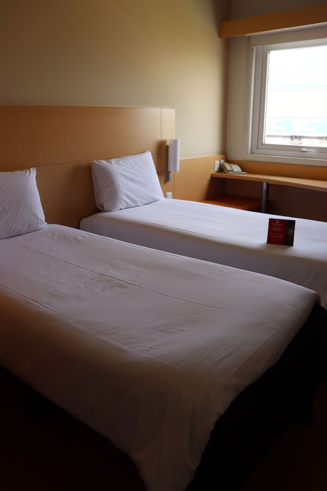 Habitación Standard con camas individuales del hotel Ibis San Luis Potosi. Foto 3