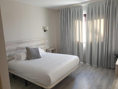 Habitación Doble Deluxe - 1 o 2 camas del hotel Alcarria. Foto 5