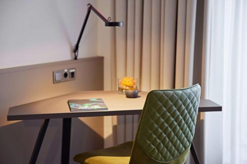 Habitación Deluxe - 1 cama grande del hotel Lindner Dusseldorf Airport, Part Of Jdv By Hyatt. Foto 10