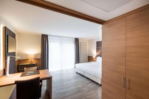 Estudio con cama extragrande del hotel Lindner Dusseldorf Airport, Part Of Jdv By Hyatt. Foto 11