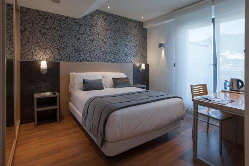 Habitación Doble con vistas al mar del hotel Sercotel Codina. Foto 1