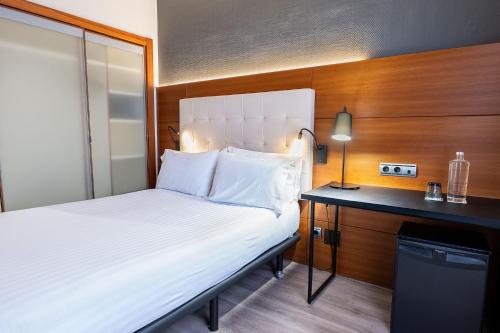 Habitación Individual Deluxe del hotel Eurostars Amara. Foto 1