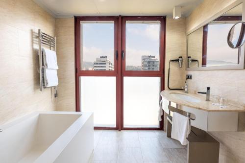 Suite con terraza del hotel Eurostars Amara. Foto 1