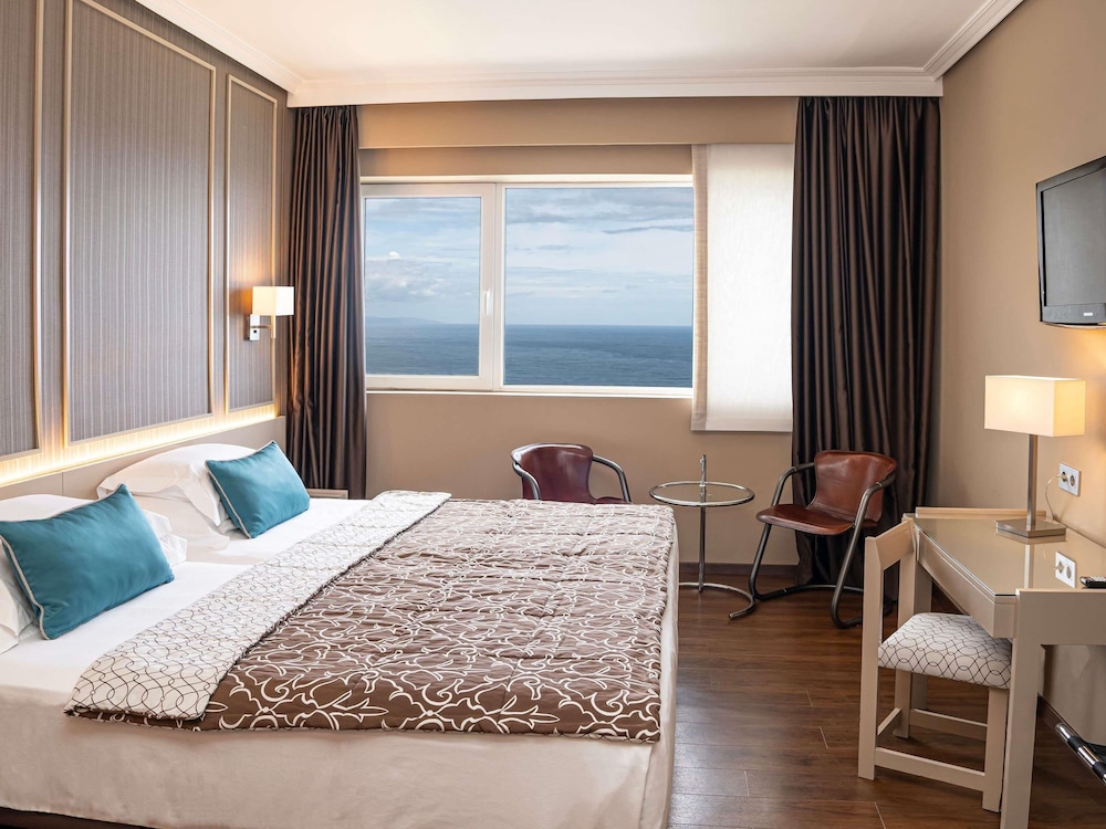 Habitación Standard, vistas al mar del hotel Mercure San Sebastián Monte Igueldo. Foto 1