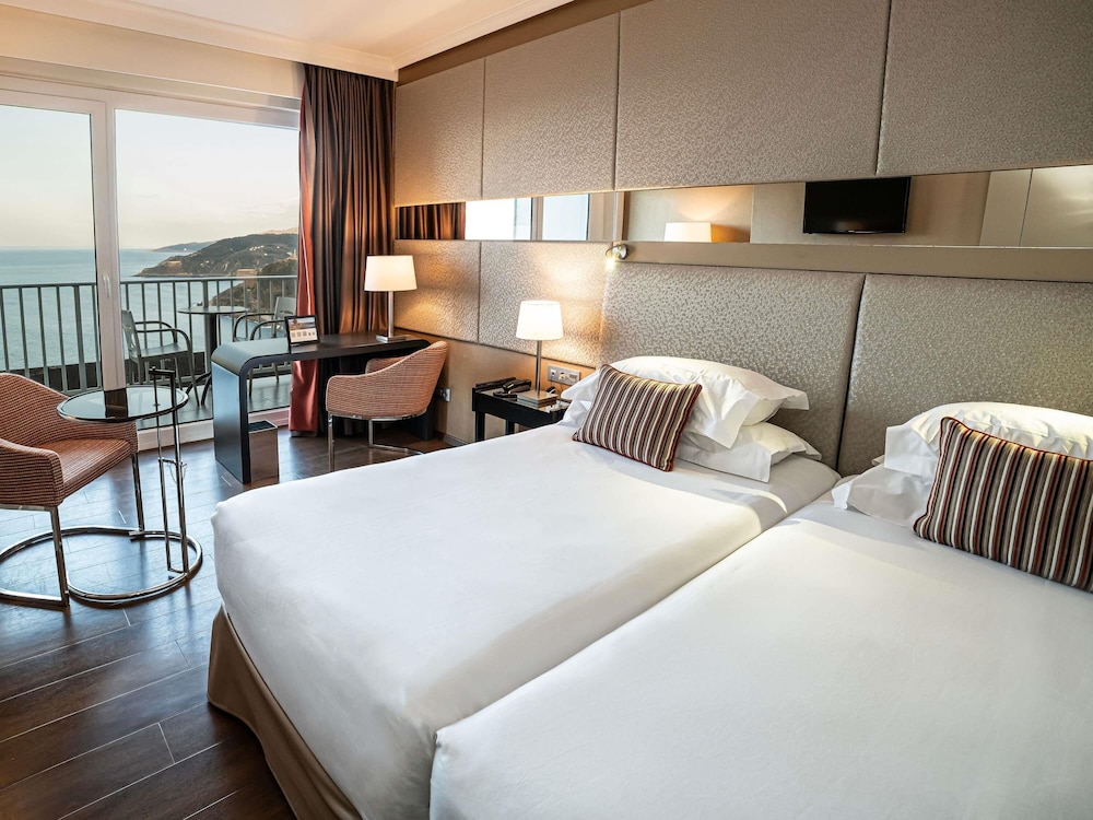 Habitación Privilege, vistas a la bahía del hotel Mercure San Sebastián Monte Igueldo. Foto 2