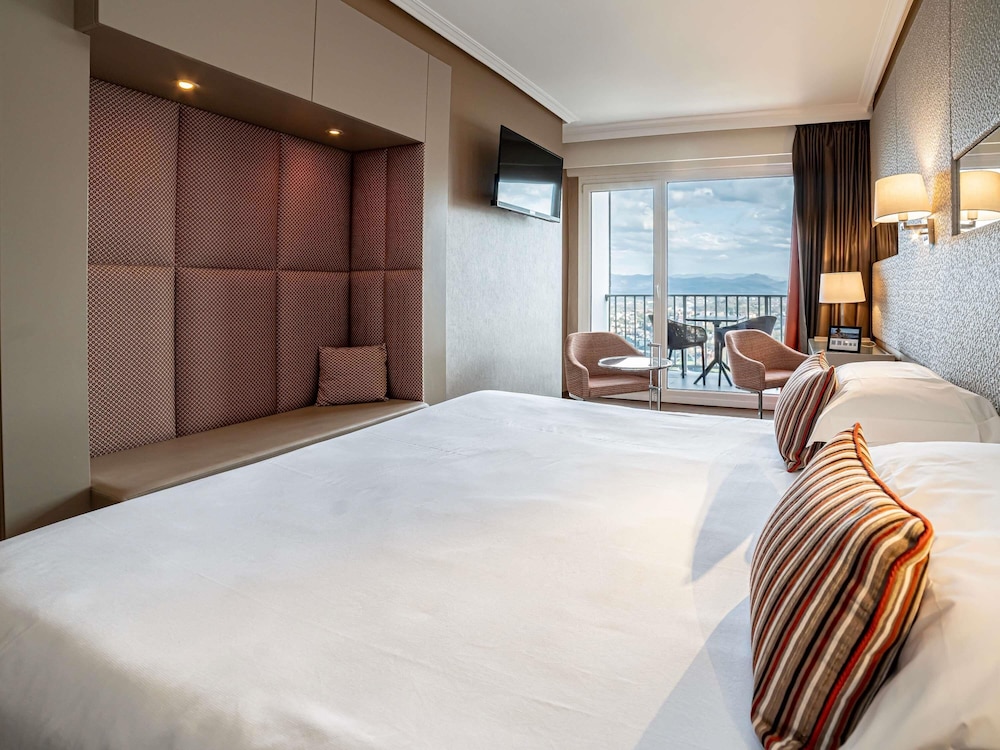 Habitación Privilege, vistas a la bahía del hotel Mercure San Sebastián Monte Igueldo. Foto 5