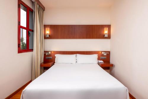 Habitación Doble Superior del hotel Senator Huelva. Foto 1