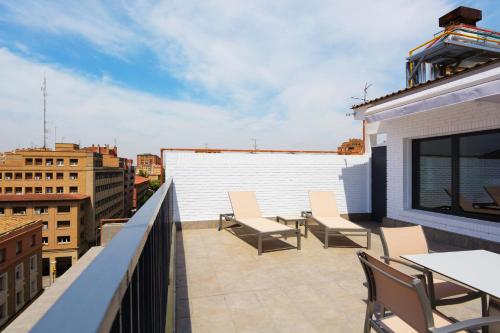Suite con terraza del hotel Pedro I de Aragon. Foto 9