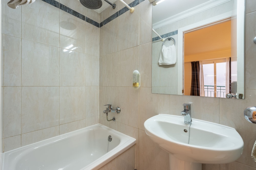 Habitación individual del hotel Vibra Maritimo. Foto 5