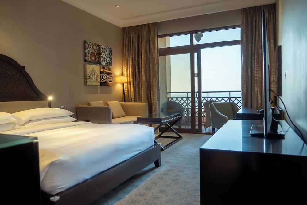 Habitación Premium con vistas al mar del hotel Rixos Al Mairid Ras Al Khaimah. Foto 1