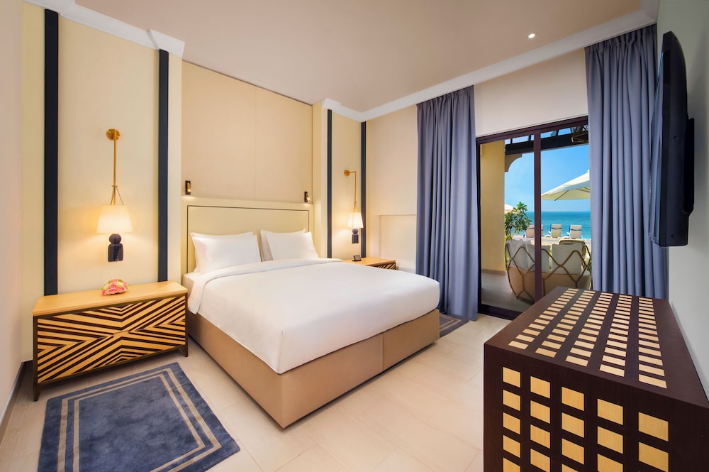 Suite Premium de un dormitorio con acceso a la playa del hotel Rixos Al Mairid Ras Al Khaimah