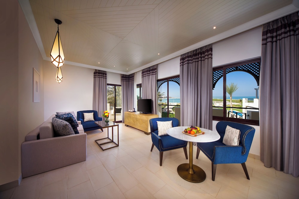 Suite Premium de dos dormitorios frente a la playa del hotel Rixos Al Mairid Ras Al Khaimah. Foto 1