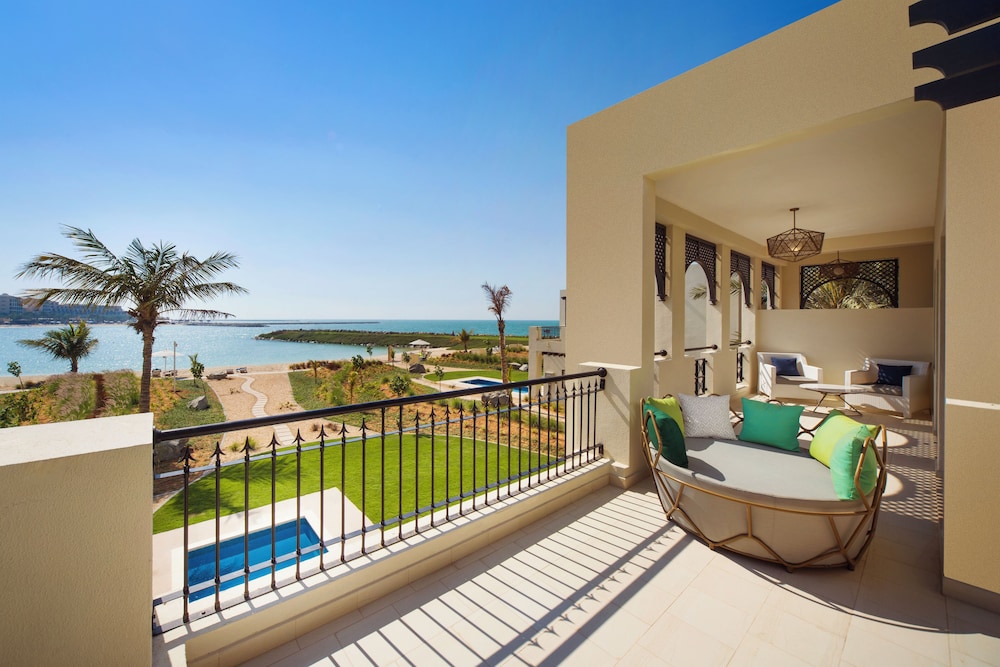 Suite Premium de dos dormitorios frente a la playa del hotel Rixos Al Mairid Ras Al Khaimah. Foto 2