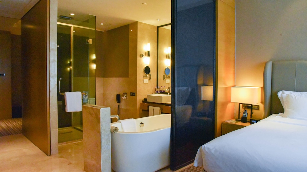 HABITACIÓN DELUXE, 1 Cama King Size, Balcón Privado del hotel Pullman Foshan Shunde. Foto 1