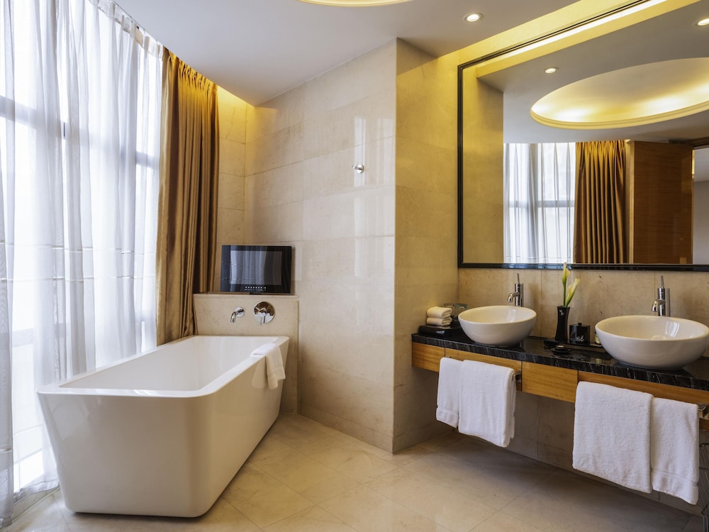SUITE JUNIOR, 1 Cama King Size del hotel Pullman Foshan Shunde. Foto 4