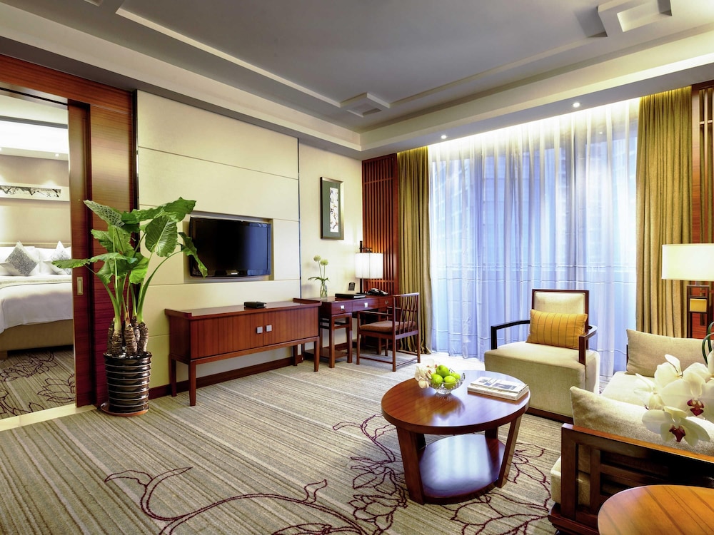 SUITE DELUXE, Acceso al Salón, 1 Cama King Size, Balcón Privado del hotel Pullman Foshan Shunde
