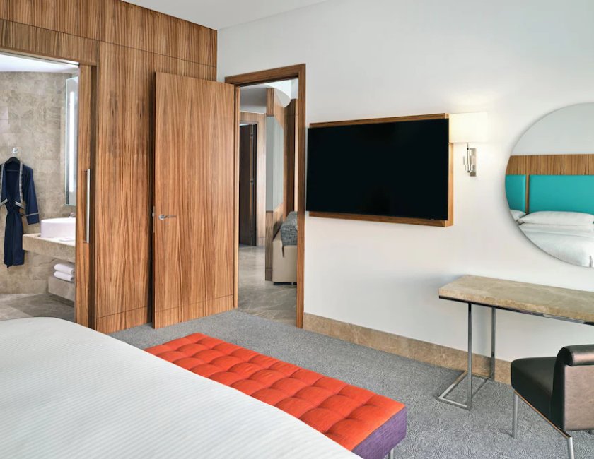 Suite (Diplomat) del hotel Andaz Capital Gate Abu Dhabi – A Concept By Hyatt