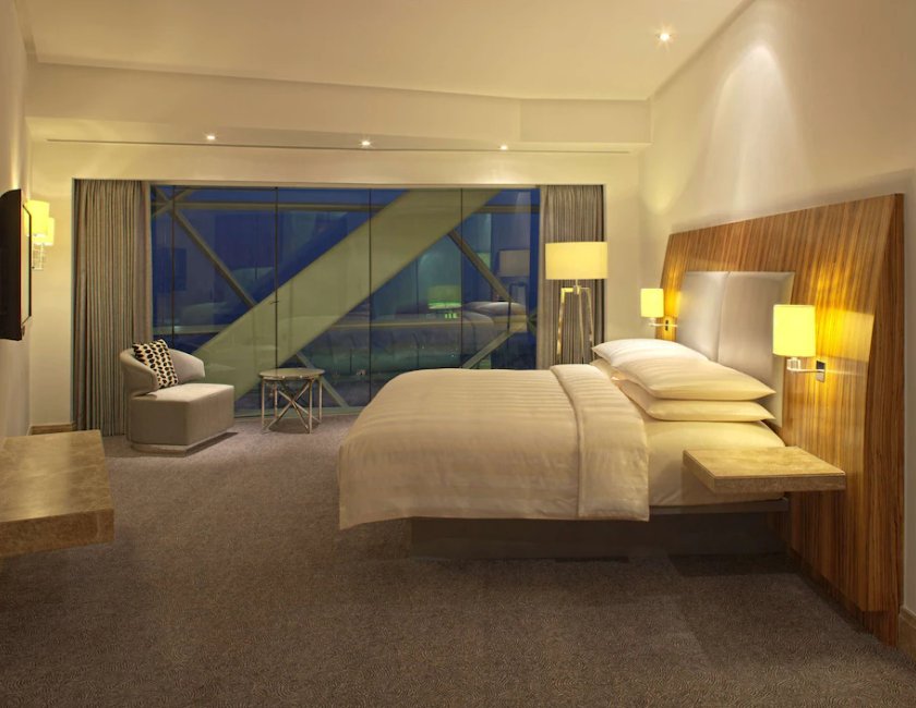 Habitación Deluxe, 1 cama de matrimonio grande del hotel Andaz Capital Gate Abu Dhabi – A Concept By Hyatt. Foto 1