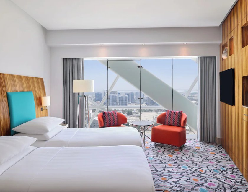Habitación Deluxe, 2 camas individuales del hotel Andaz Capital Gate Abu Dhabi – A Concept By Hyatt