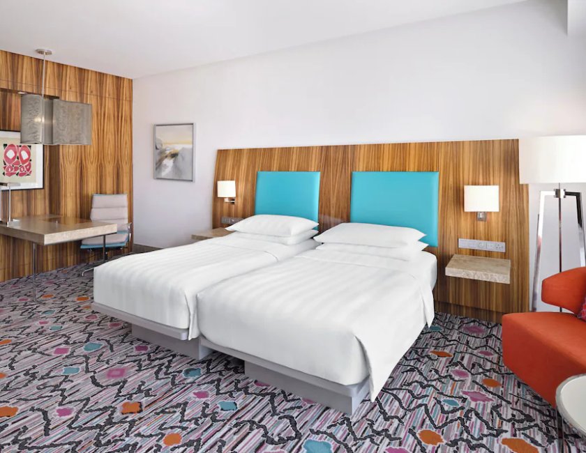 Habitación Deluxe, 2 camas individuales del hotel Andaz Capital Gate Abu Dhabi – A Concept By Hyatt. Foto 1