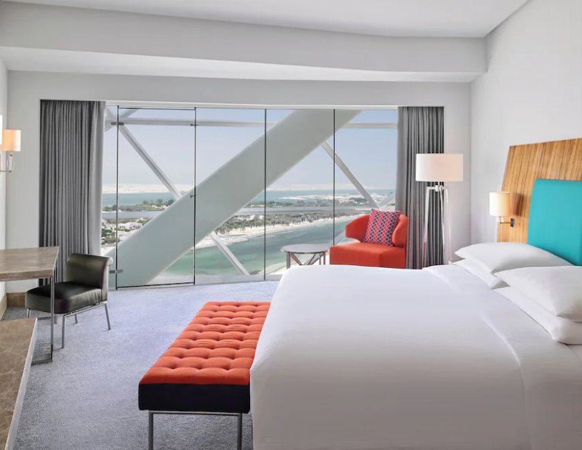 Habitación, 1 cama de matrimonio grande (View) del hotel Andaz Capital Gate Abu Dhabi – A Concept By Hyatt. Foto 2