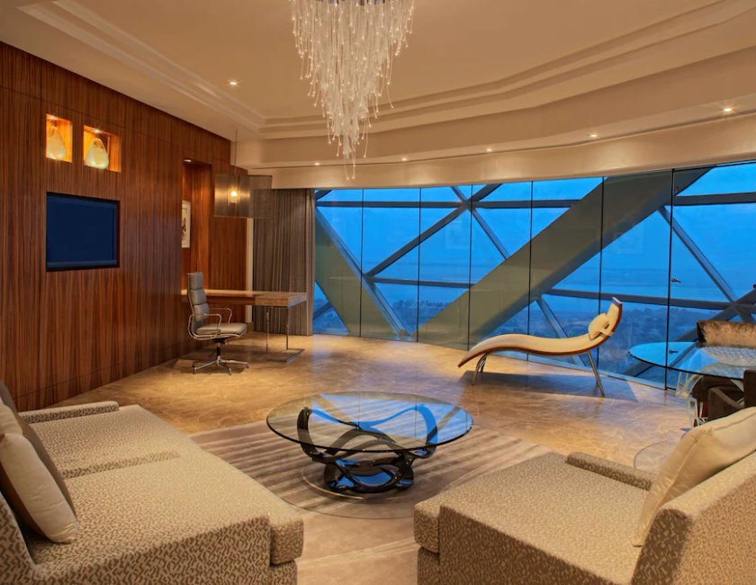 Suite ejecutiva, 2 habitaciones del hotel Andaz Capital Gate Abu Dhabi – A Concept By Hyatt