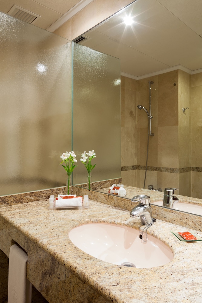 Habitación individual del hotel Royal Plaza. Foto 1