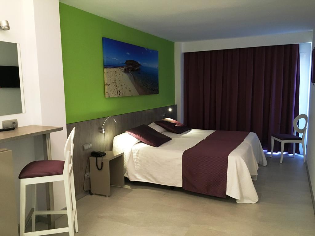 Habitación doble del hotel Eurostars Puerto de Ibiza
