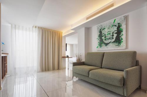 Suite Presidencial con bañera de hidromasaje al aire libre del hotel Eurostars Puerto de Ibiza. Foto 1
